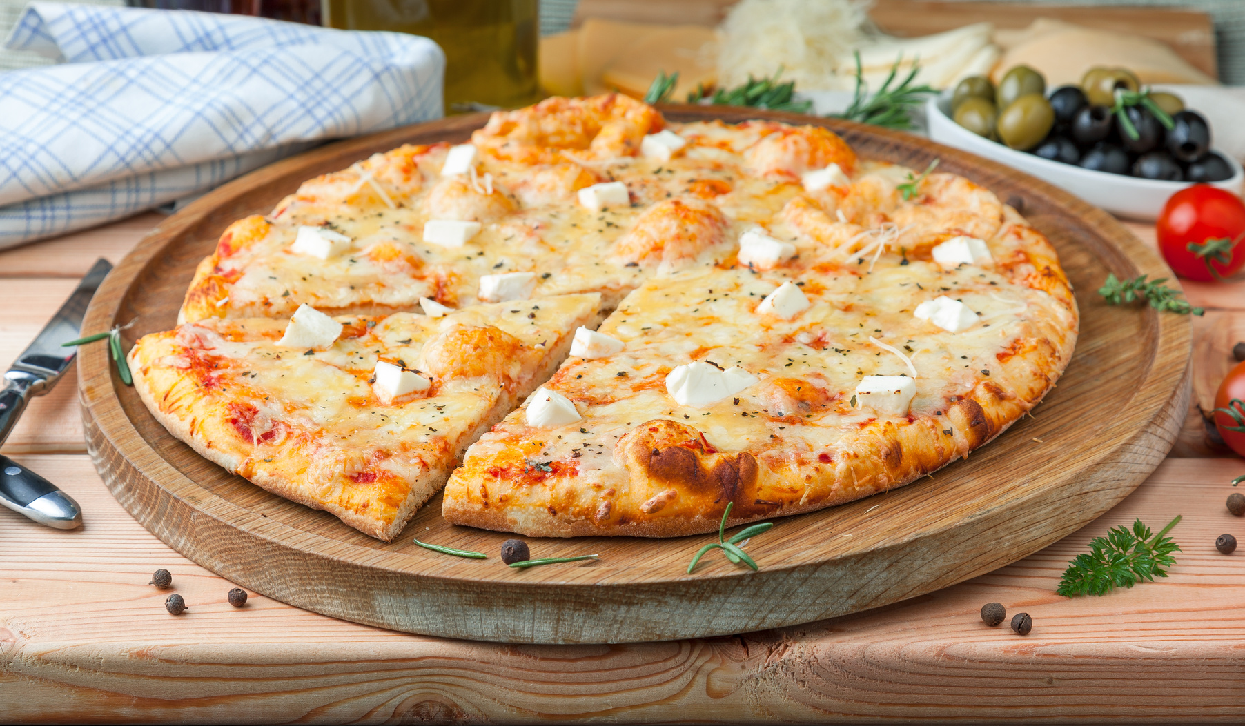 La Pizza 4 Fromages Origines Et Recettes Restaurant Le 80