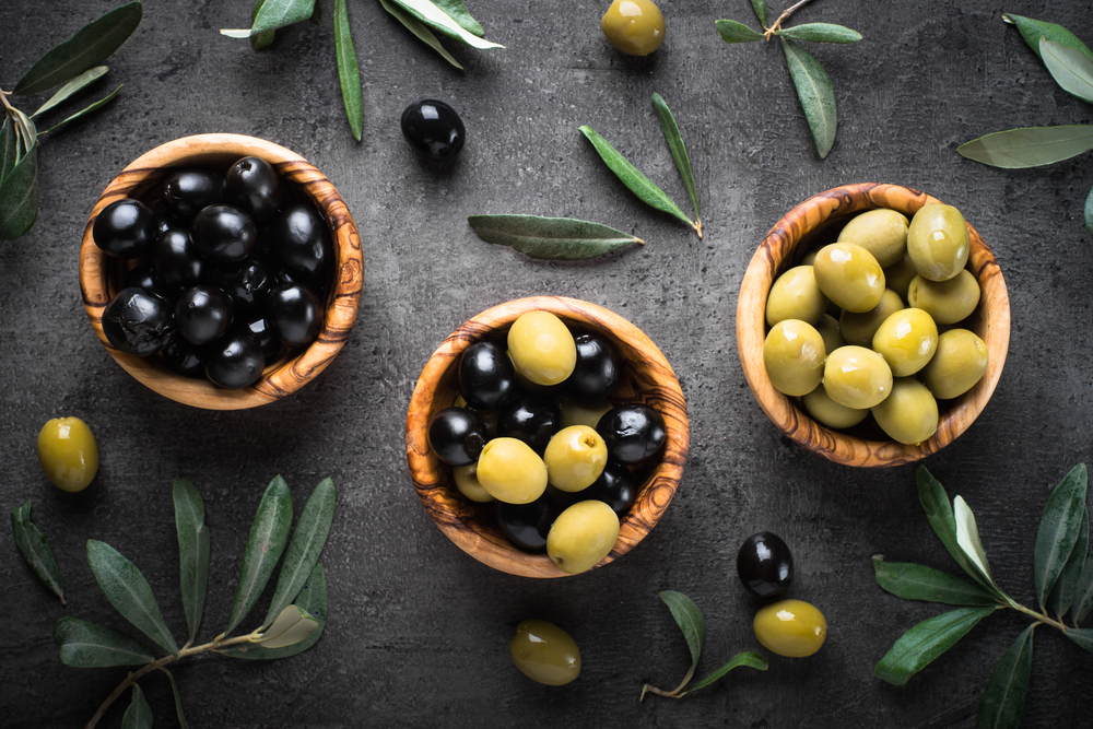 Quelles différences entre l'olive verte et l'olive noire ? - Restaurant Le 80